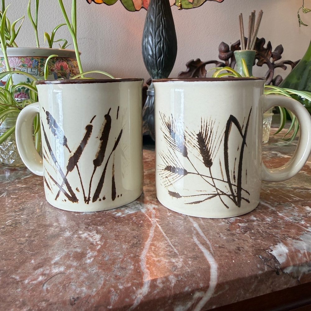 Set of 2 Vintage Coffee Mugs Cattails and Wheat Designs